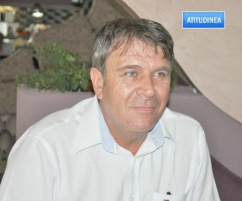 Atitudinea: Primarul din Crucea a primit de ziua sa un expresor de cafea